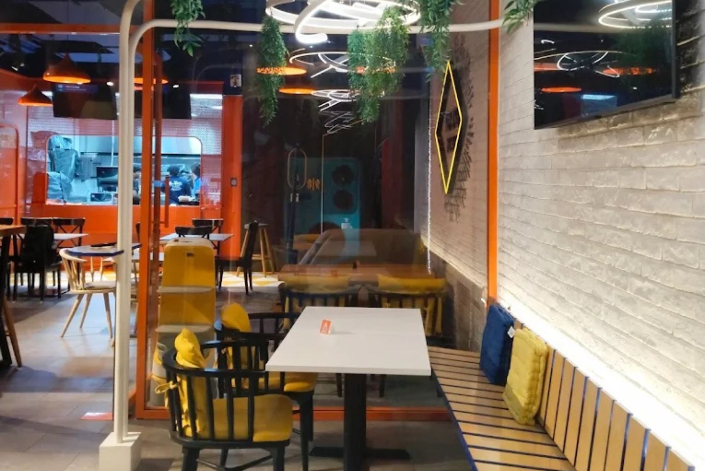 Delivery vs Dine In (1)