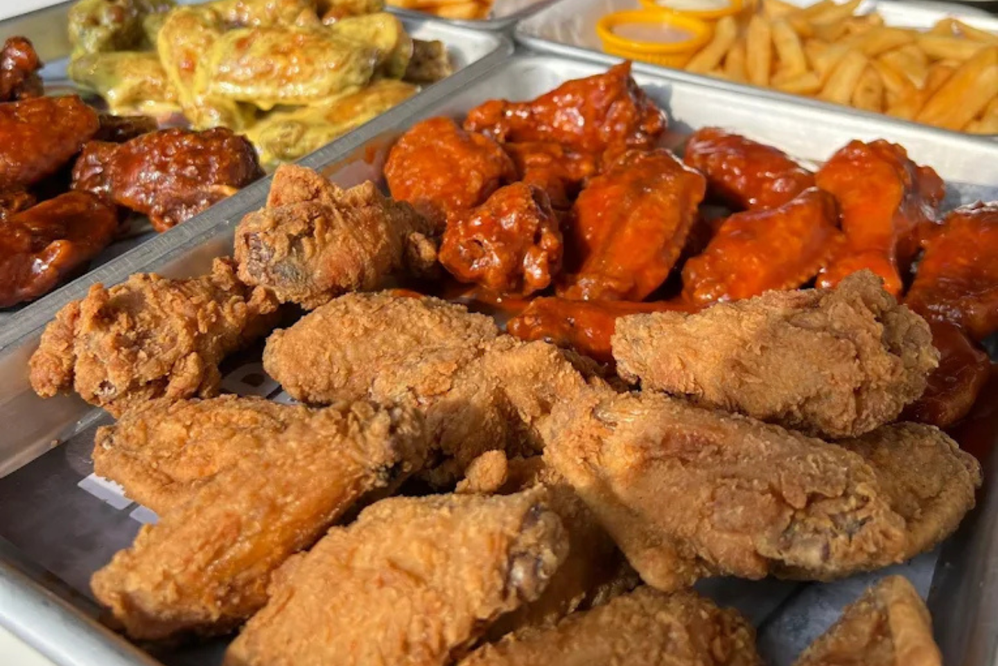 Why Unlimited Wings at Miniguette Are Perfect for Group Dining (1)