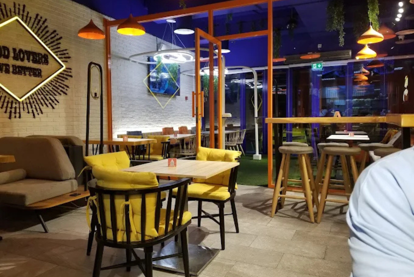 Miniguette Is a Great Choice for Family Dining (1)